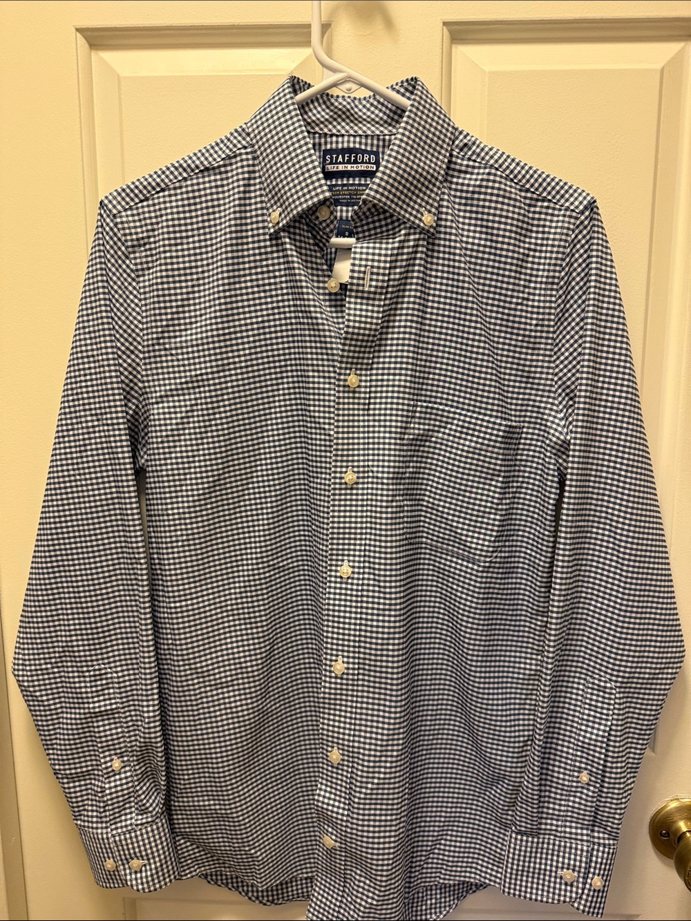 Stafford Men's Navy and White Gingham Button-Down Shirt
